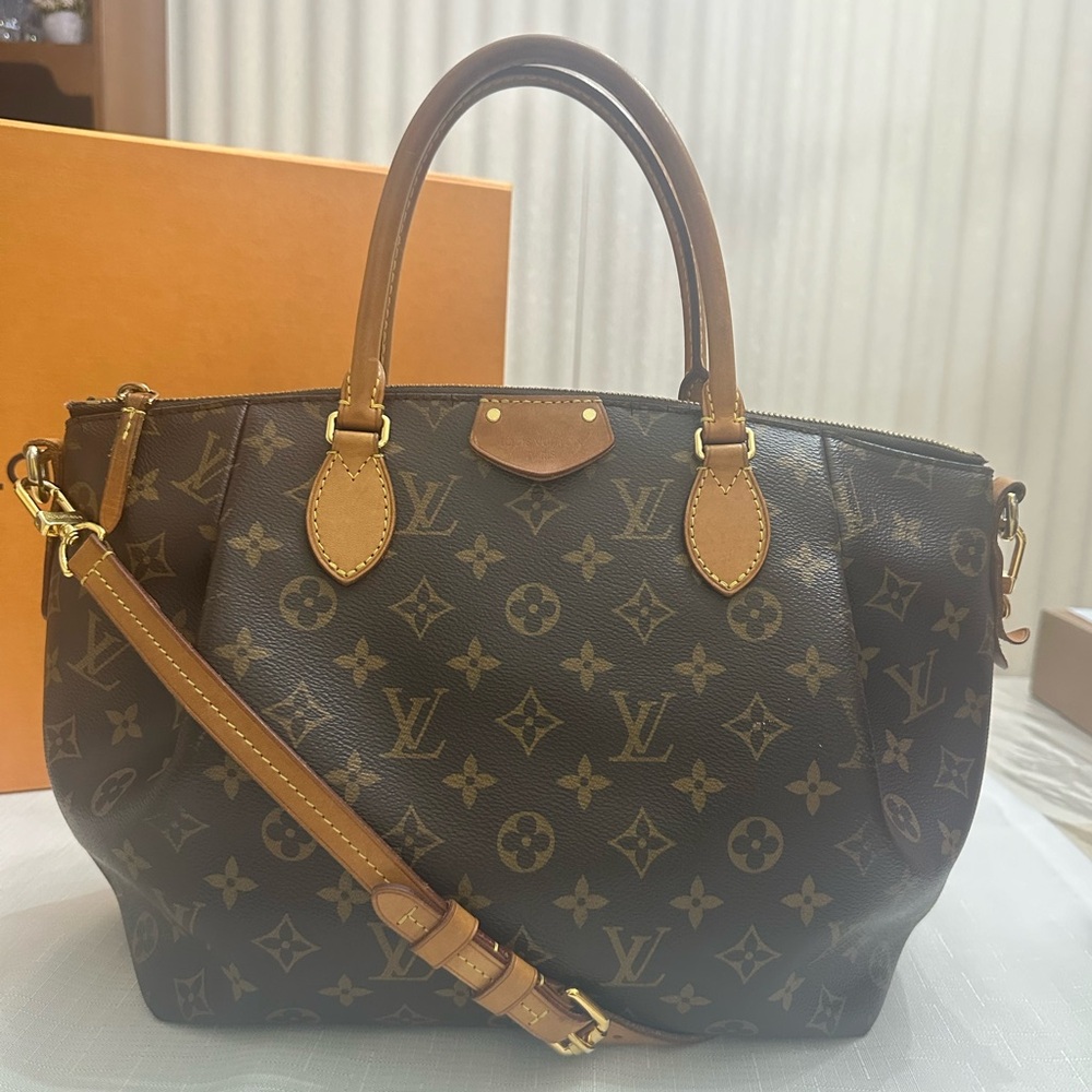 AUTHENTIC LOUIS VUITTON TURENNE MM WITH ADJUSTABLE STRAP SHOULDER BAG 💼